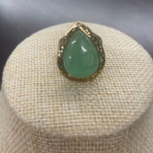 NWOT Gold and Green Teardrop Ring